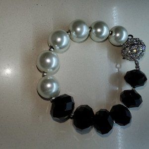 FAUX PEARL, BLACK STONE & RHINESTONE BALL BRACELET